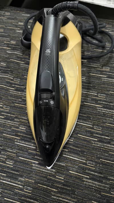 Original Philips 7000 Series DST7040/86 Steam Iron – 2800W