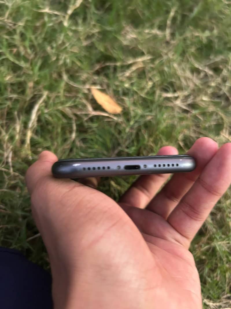 Apple iPhone 11 5