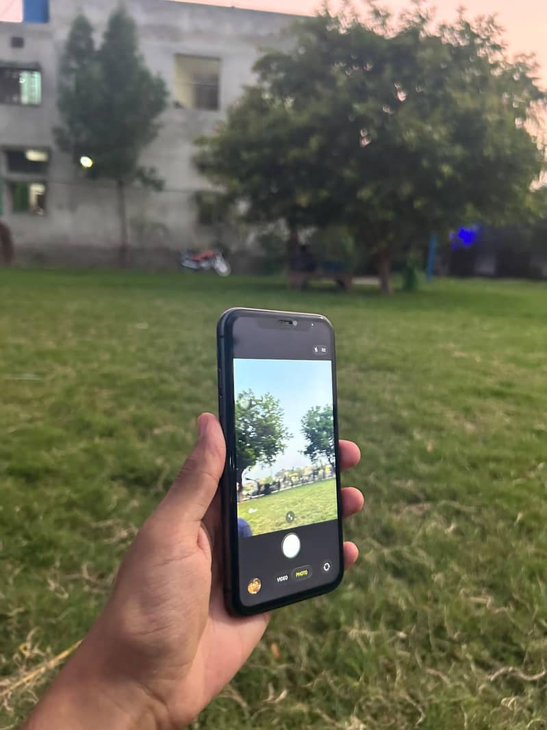 Apple iPhone 11 9