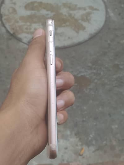 Apple iPhone 8