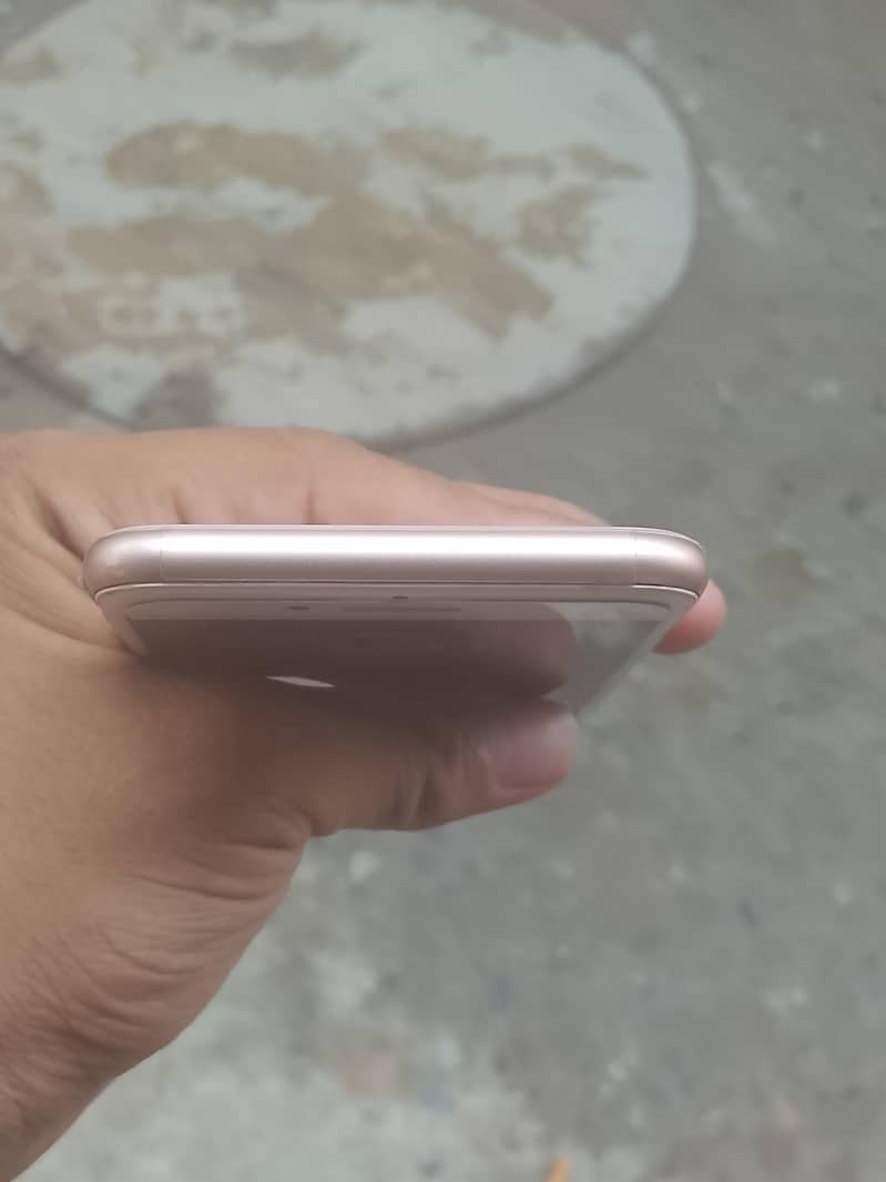 Apple iPhone 8 1