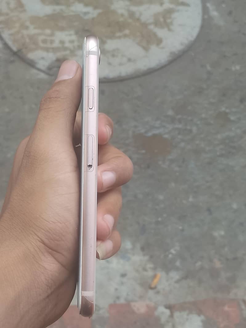 Apple iPhone 8 5