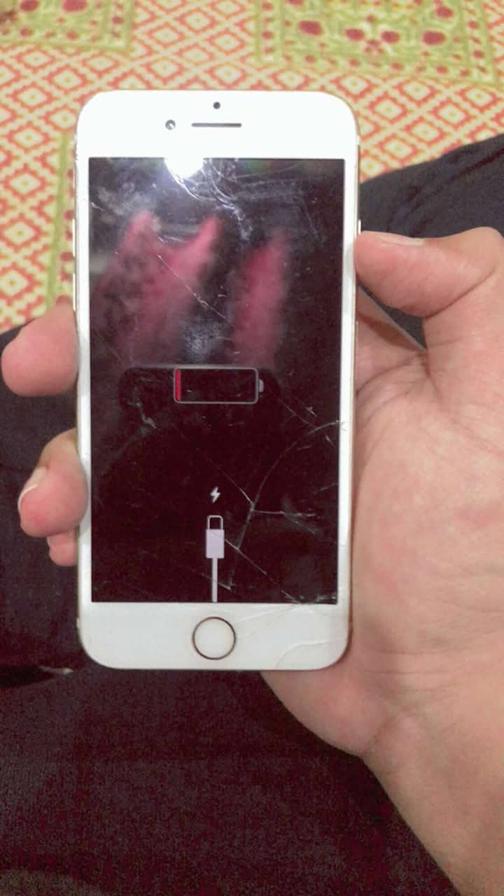 Apple iPhone 7 0