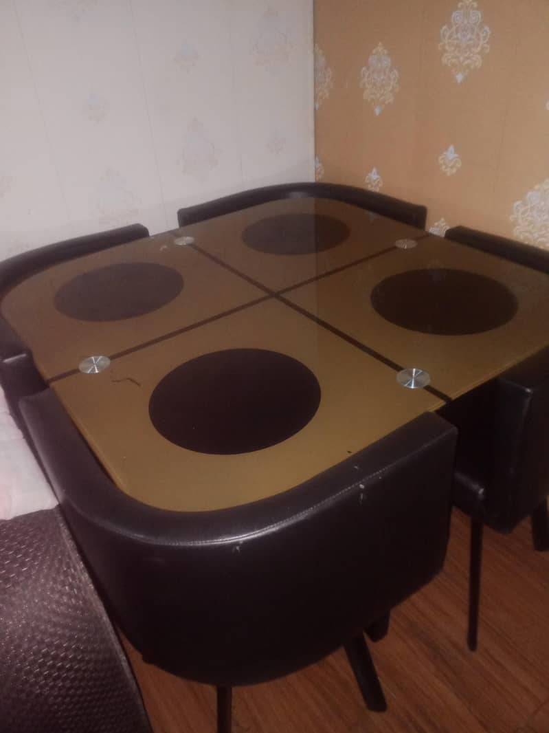 Dinning Table 4chairs +table 1