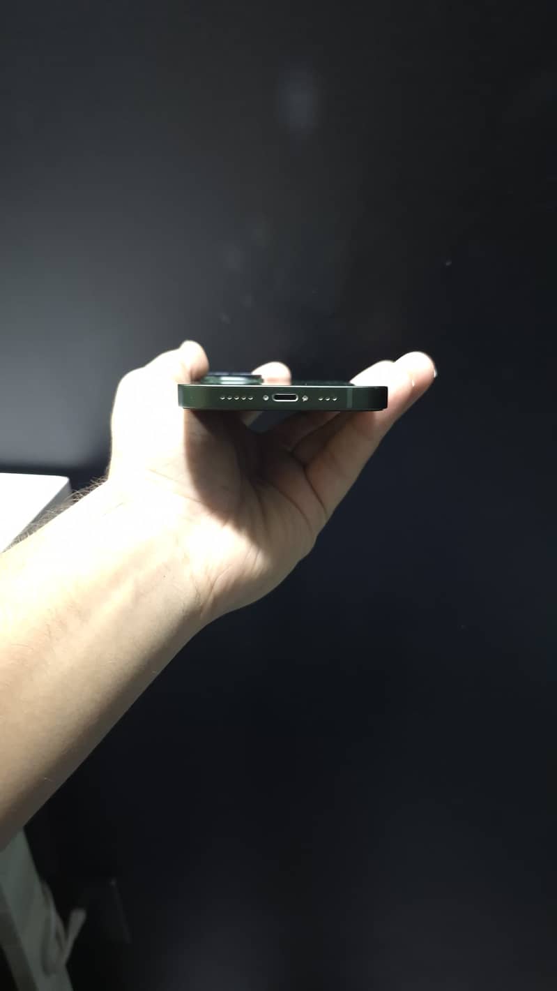Apple iPhone 13 3