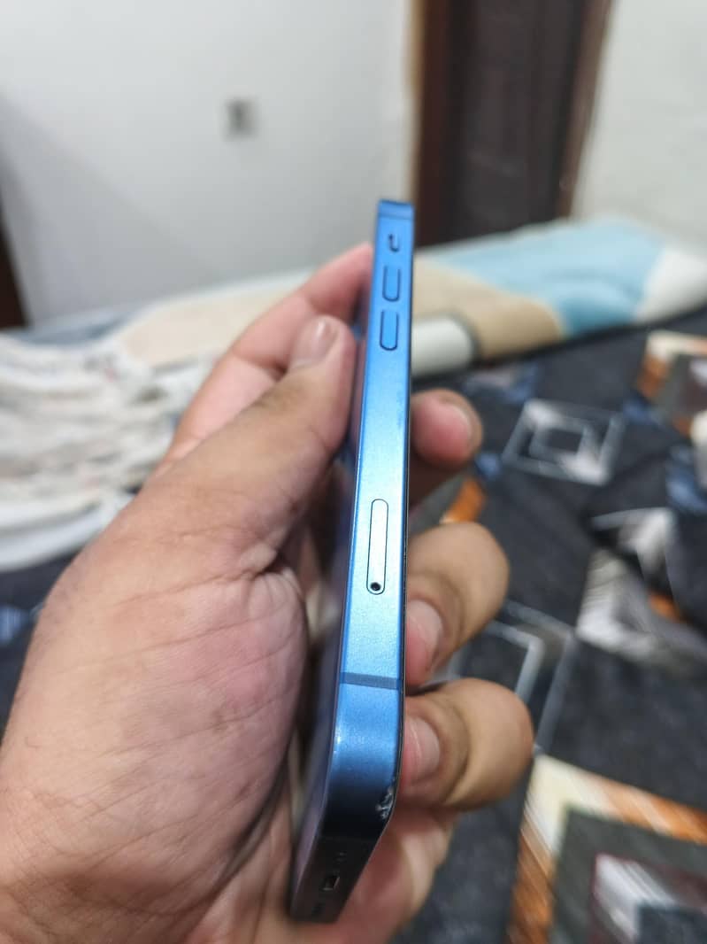 Apple iPhone 13 mini 5