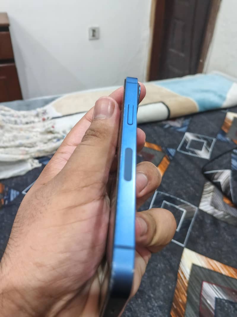 Apple iPhone 13 mini 6