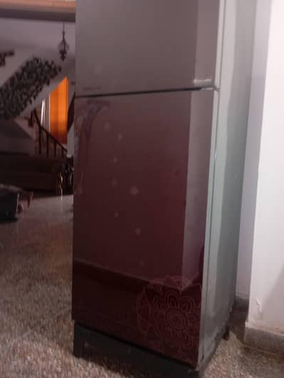 I am selling large size fridge