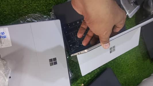 Laptops Surface Pro 1807 | i5 7th Gen | 8GB | 256GB SSD | 2K Touch
