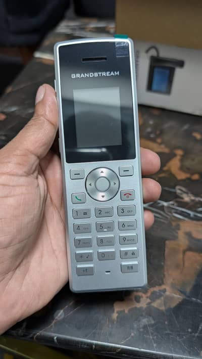 Cordless WiFi Phones for Office | Grandstream WP810 / WP820