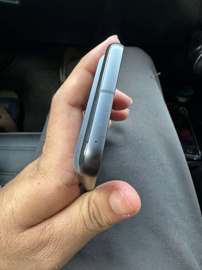 Google Pixel 8 4