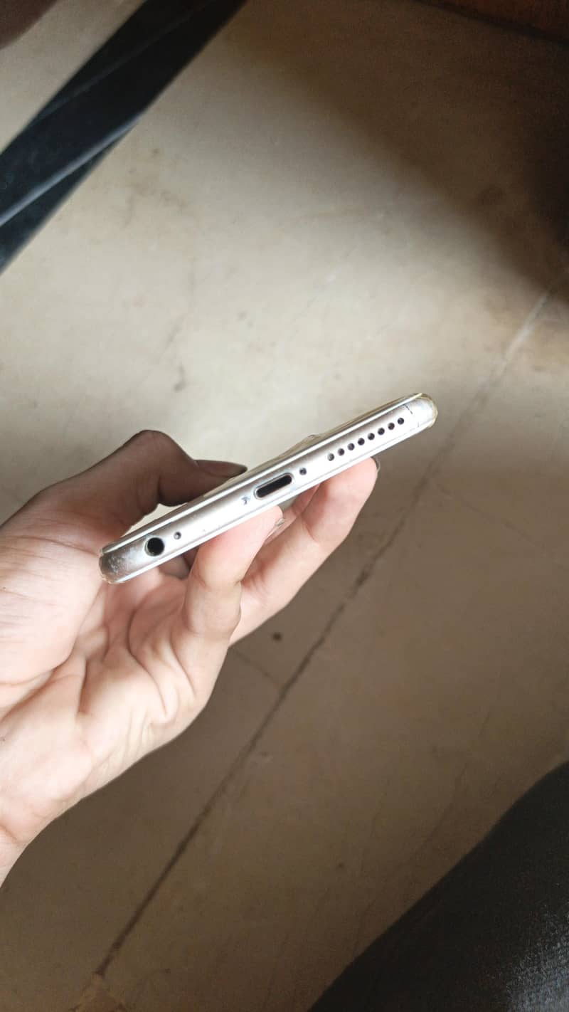 Apple iPhone 6S Plus 4