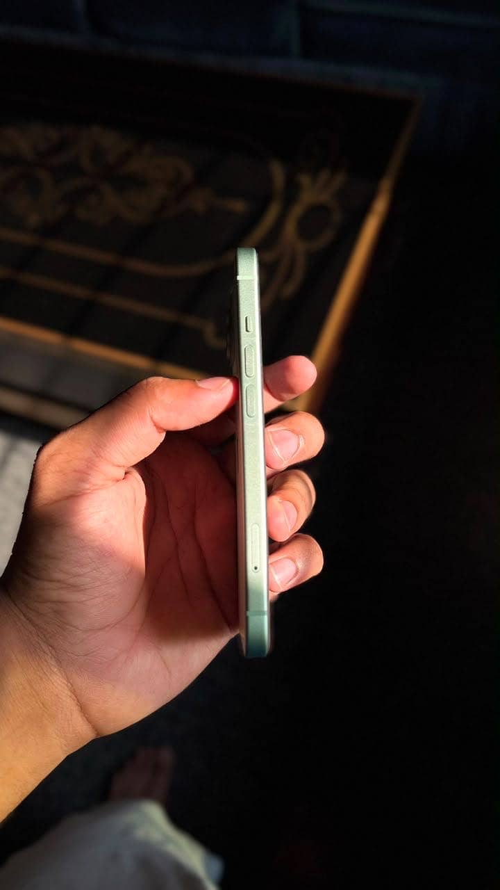 Apple iPhone 15 0