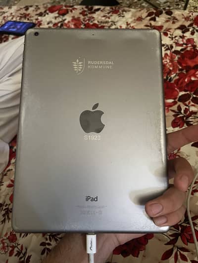 Apple Ipad 32 GB 03125167915 wts up