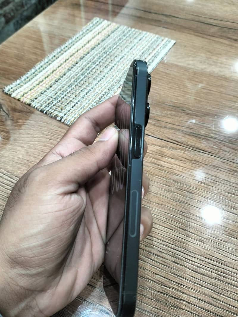 Apple iPhone 14 Pro 0