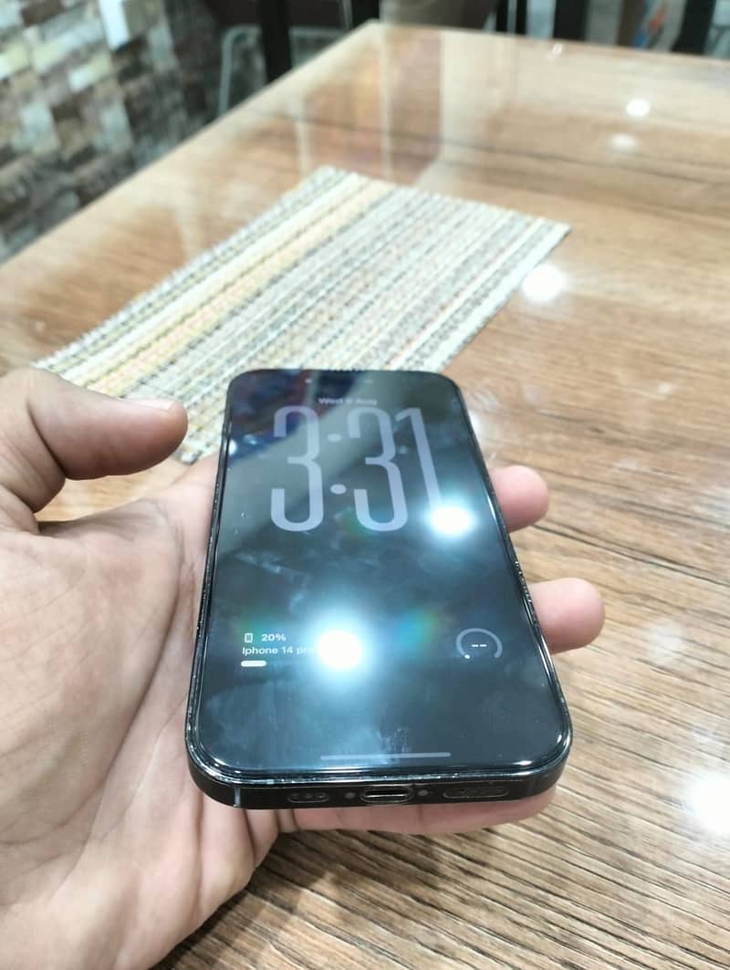 Apple iPhone 14 Pro 2