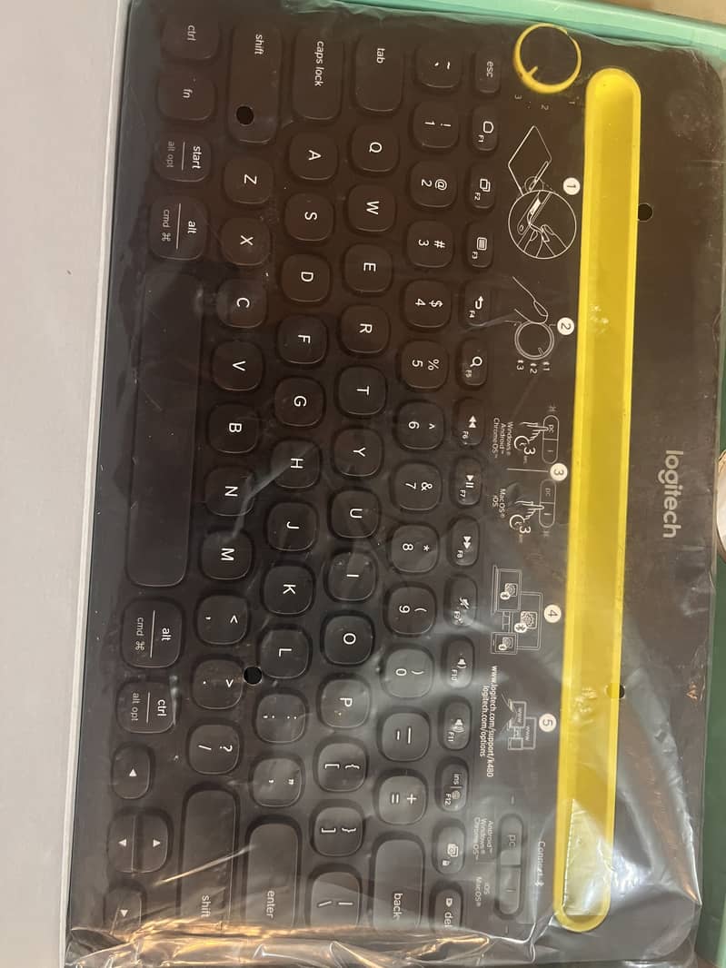 Logitech K480 Multi-Device Keyboard 0