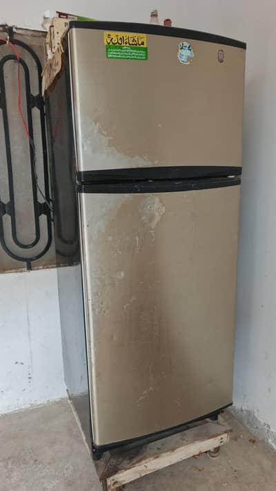 Singer Full Size Fridge For Sale