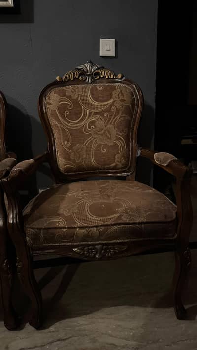 badshahi chairs