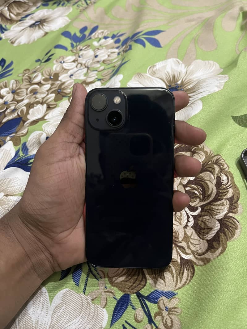 Apple iPhone 13 5