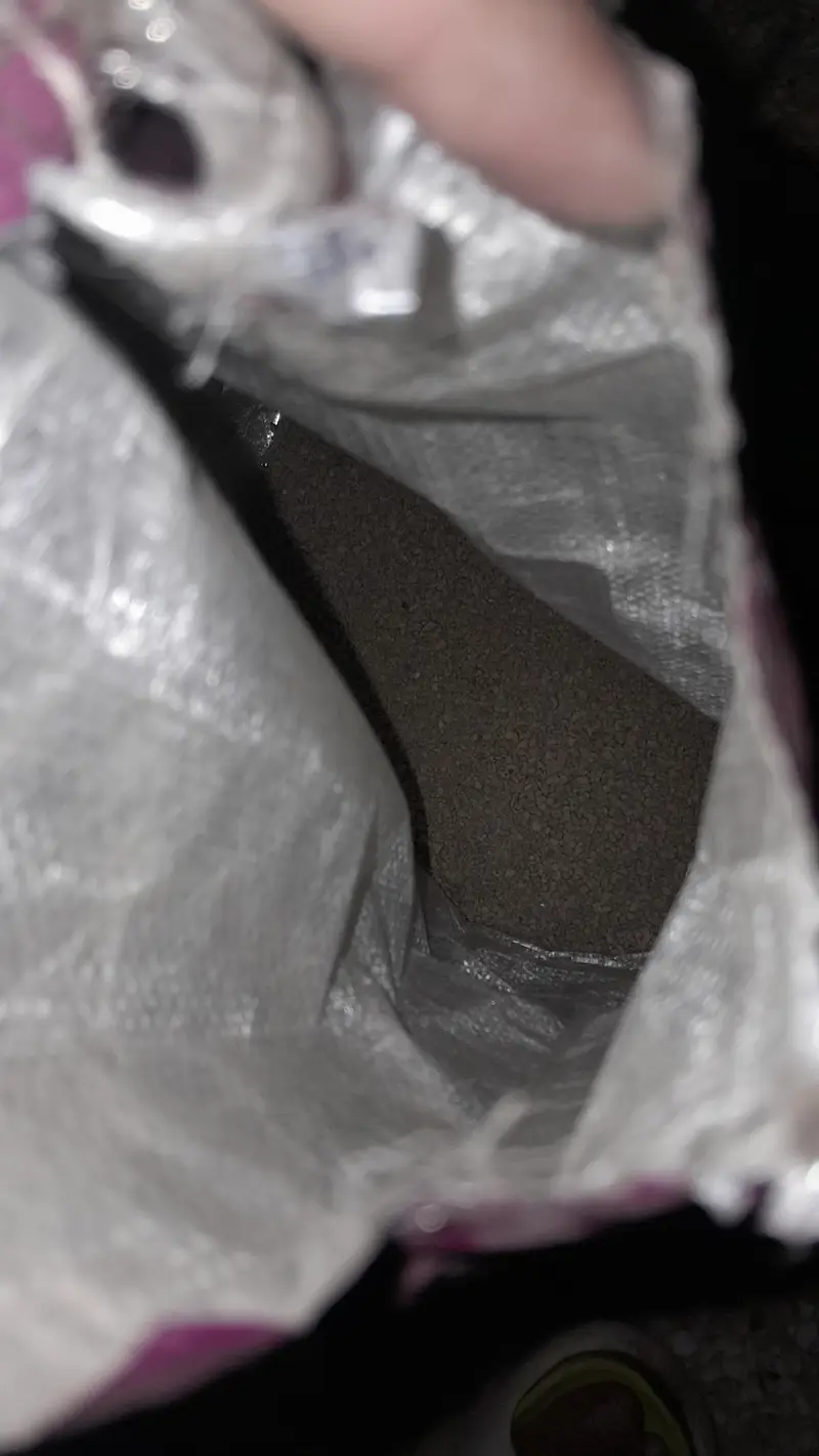 Fluffy Cat food and Klumpy lavender litter used — photo 3
