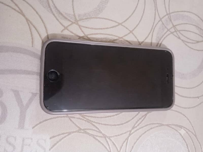 Apple iPhone 7 0