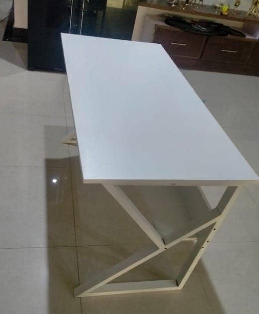 Computer Table 4