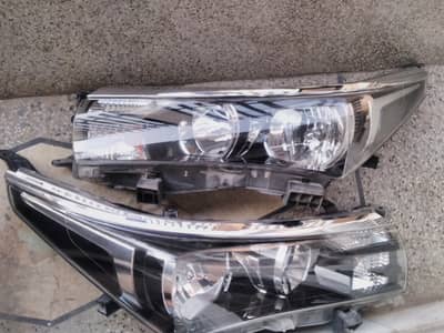 TOYOTA COROLLA GLI 2016 FRONT HEADLIGHTS