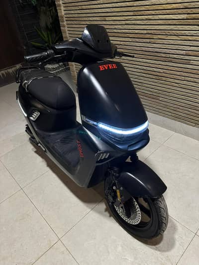 best scooty hai bht piyari chaltu hai bs 3000km Chali vi hai warranty