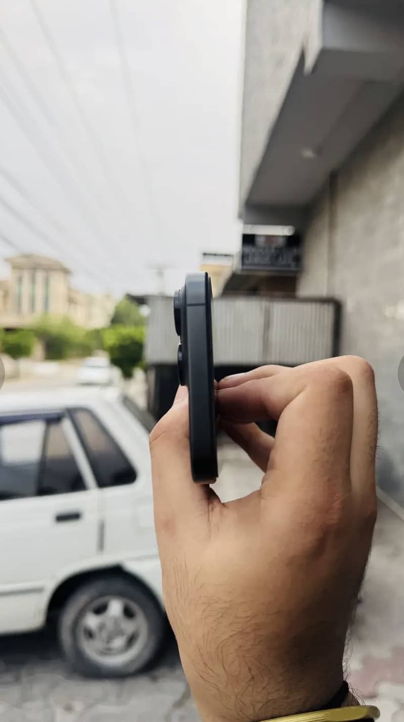 Apple iPhone 15 Pro Max 1