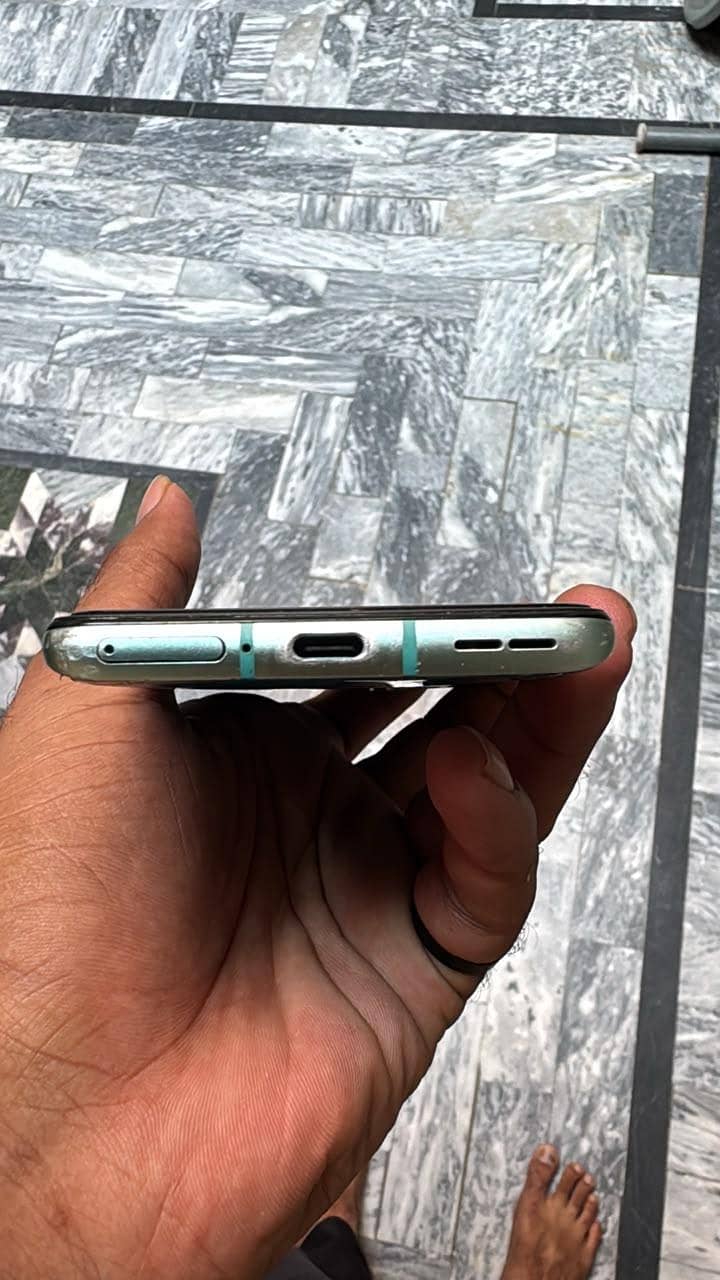 One Plus 8T 4