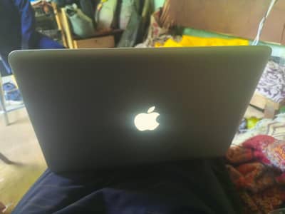 Apple Macbook pro13"late 2011 core i7 8GB RAM 250GB SSD