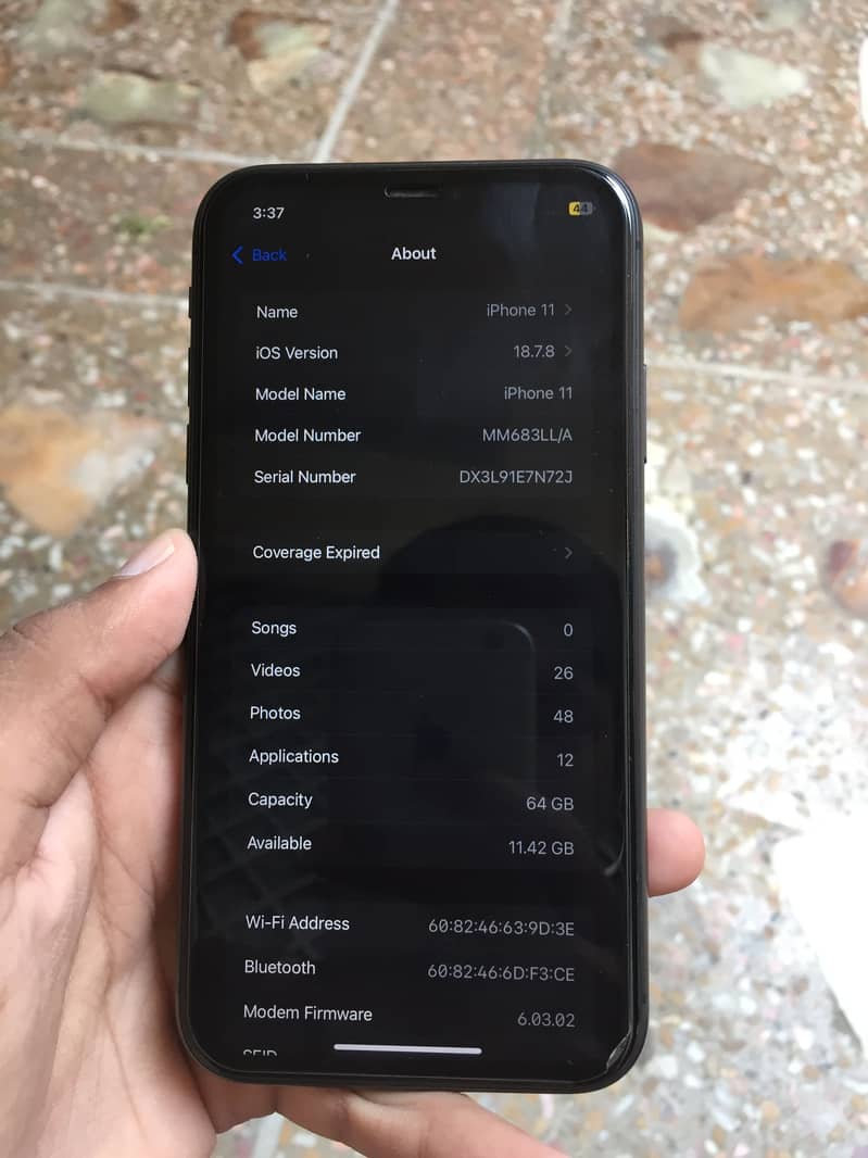 Apple iPhone 11 4