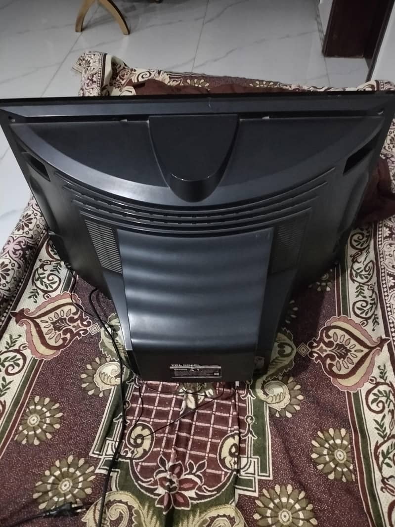 ٹی سی ایل ناول ٹی وی فور سیل ویری گڈ کنڈیشن 1