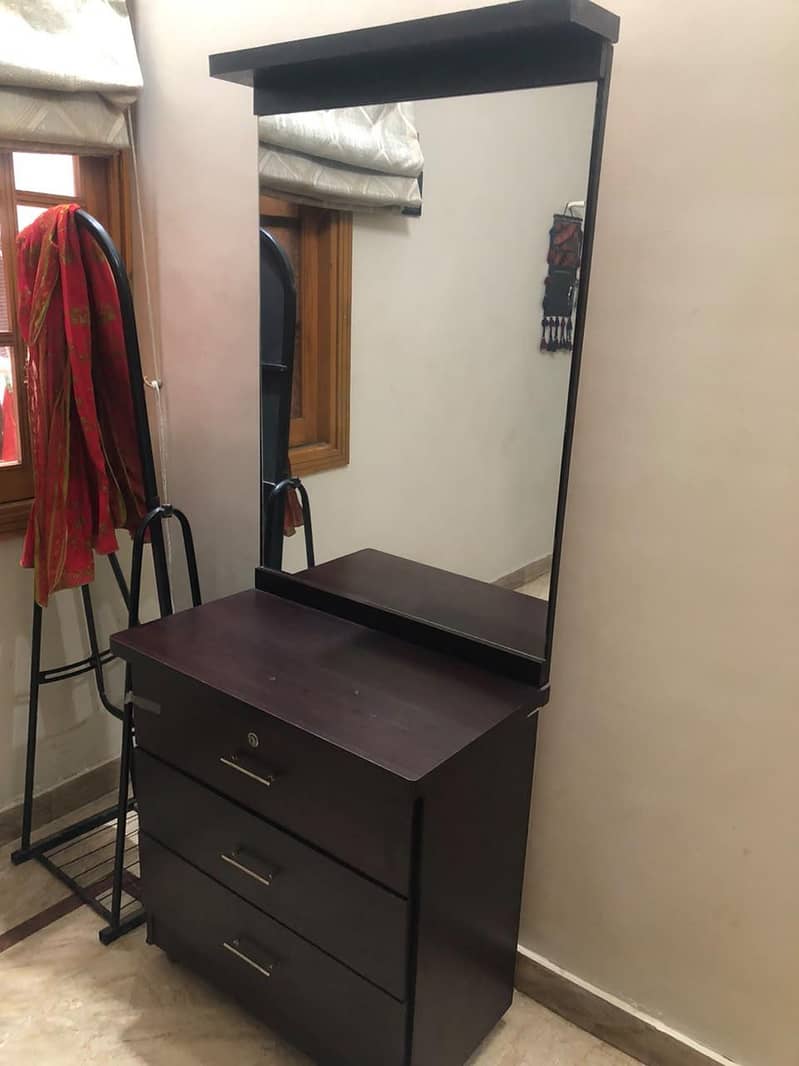 Dressing Table 2