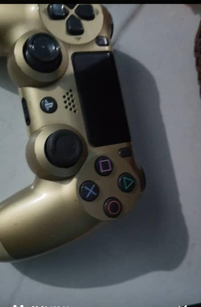 PS4 dual shock orignal controller 10/9 Condition