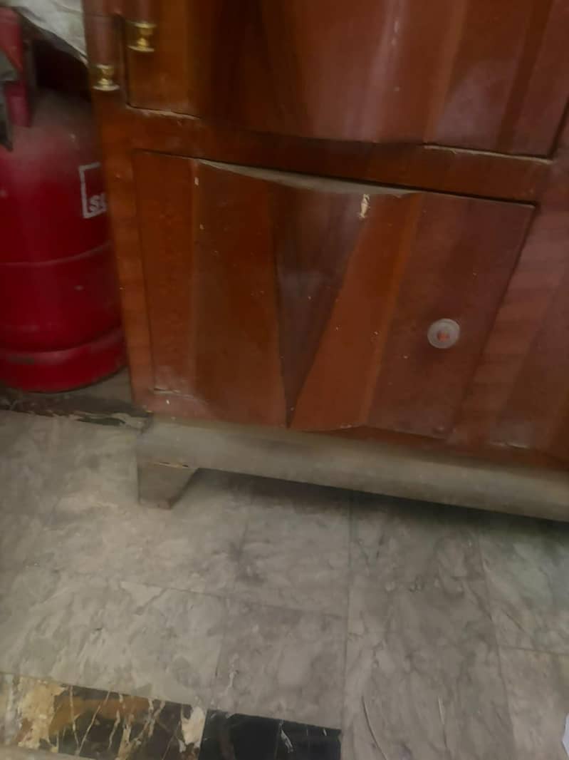 safe almari 5