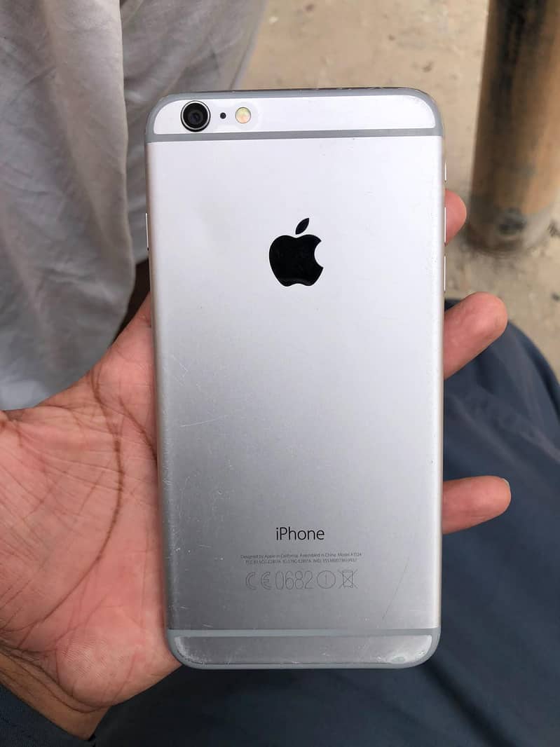 Apple iPhone 6 Plus 1