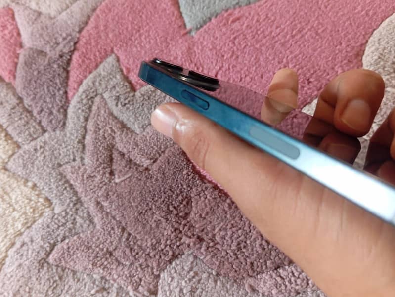 Apple iPhone 13 3
