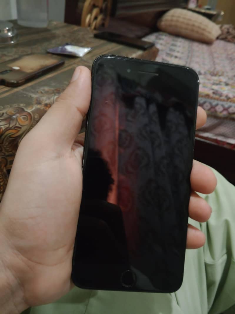 Apple iPhone 7 Plus 1