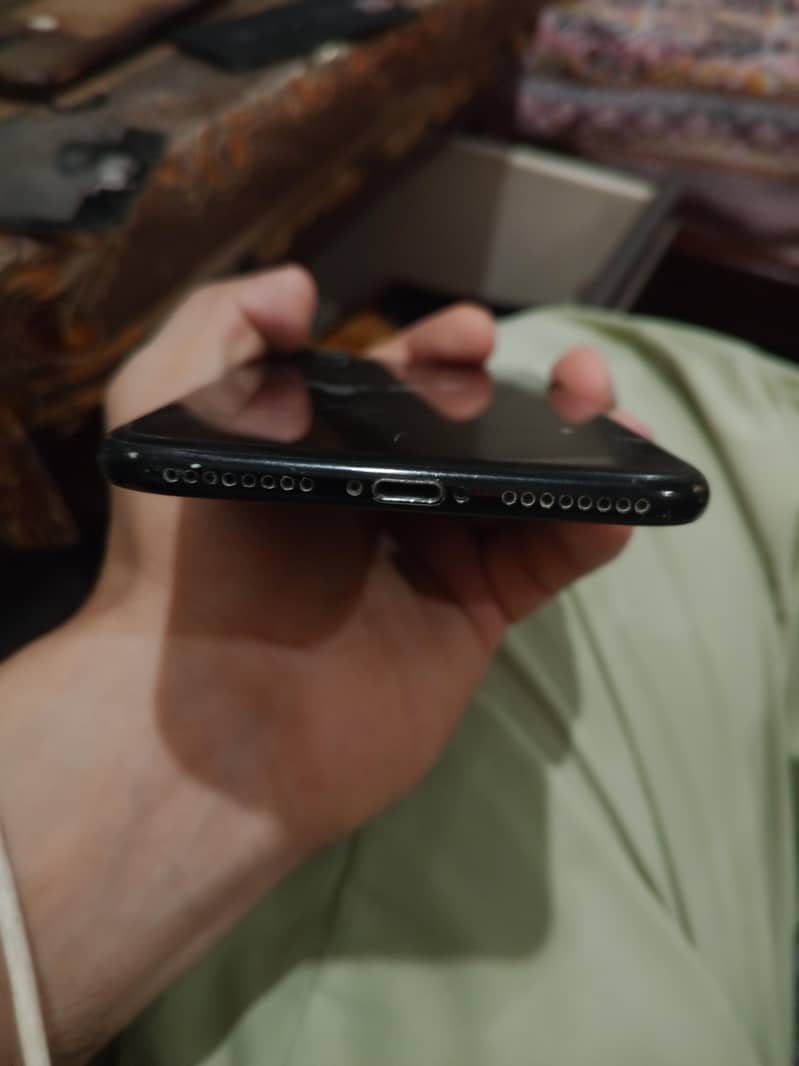 Apple iPhone 7 Plus 4