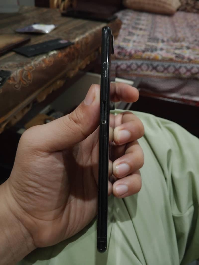 Apple iPhone 7 Plus 5