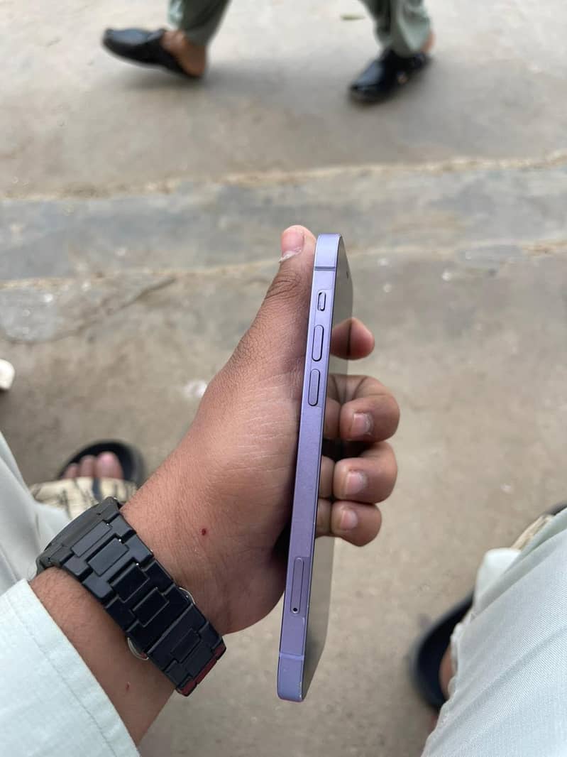 Apple iPhone 12 3