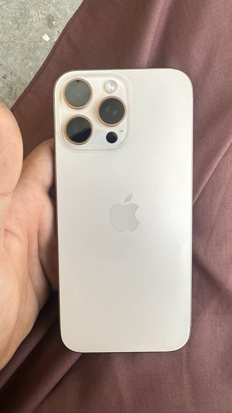 Apple iPhone 16 Pro Max 5