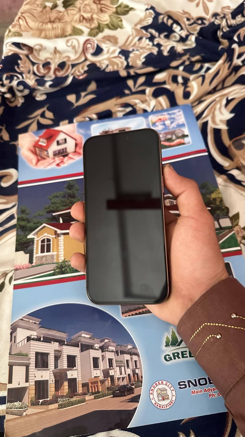 Apple iPhone 16 Pro Max 6