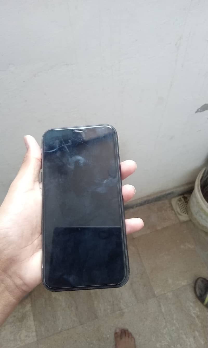 Apple iPhone 11 3