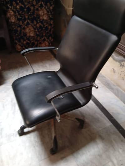 Executive office chair