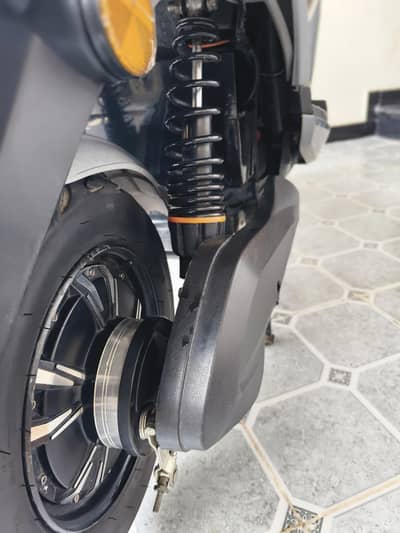 YJ Future Azadi ev Scooty For sale