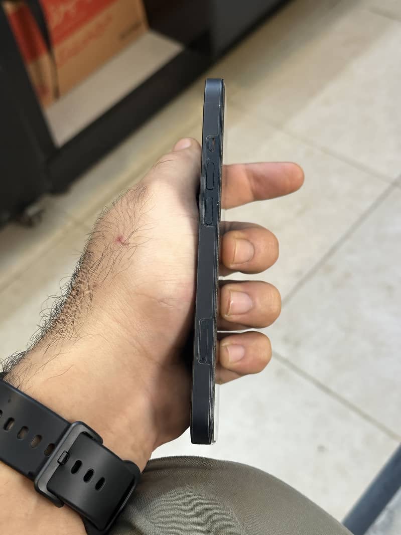 Apple iPhone 13 3