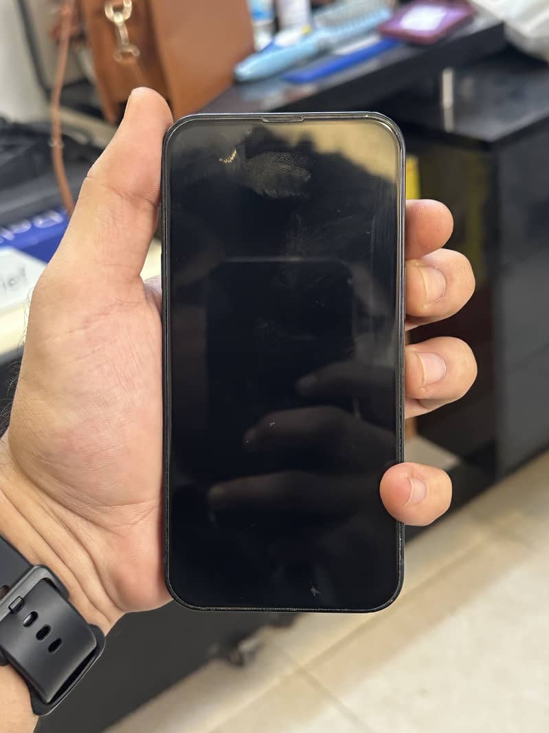 Apple iPhone 13 4